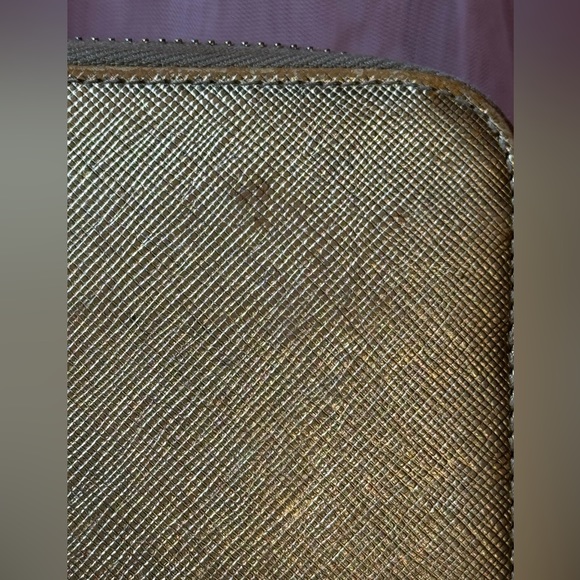 REDUCED Prada Gold Saffiano Leather zip Around Continental - Picture 7 of 15